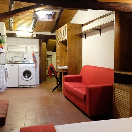 Guesthost - Castiglione Lovely Mansarda * ボローニャ