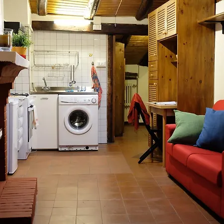 Castiglione Lovely Mansarda Apartamento