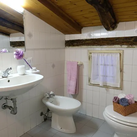 Castiglione Lovely Mansarda Apartamento *