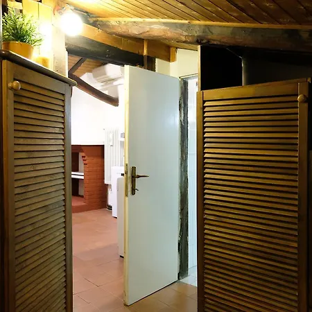 Apartmán Guesthost - Castiglione Lovely Mansarda