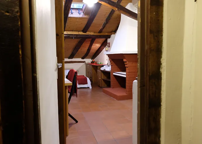 Guesthost - Castiglione Lovely Mansarda Apartman *