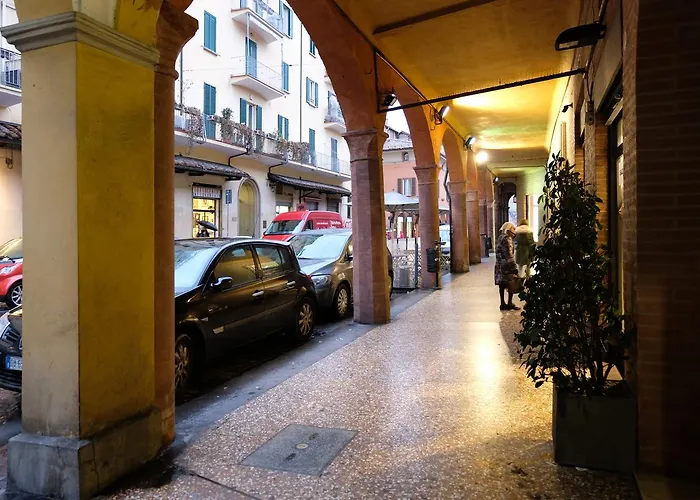 Guesthost - Castiglione Lovely Mansarda