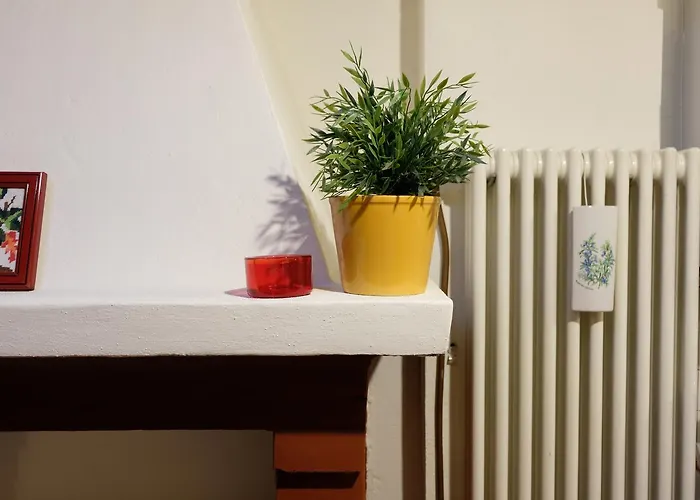 Guesthost - Castiglione Lovely Mansarda Apartman