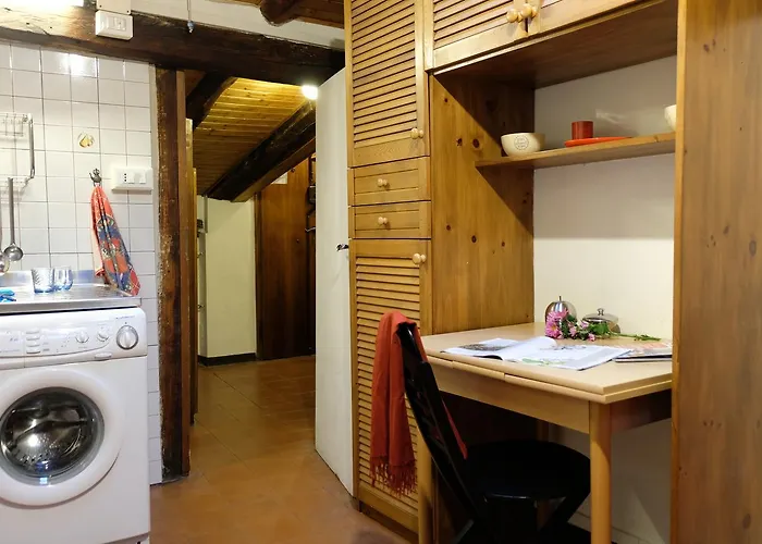 Guesthost - Castiglione Lovely Mansarda Apartman *