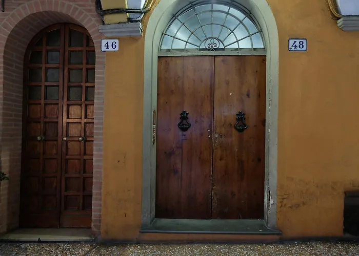 Guesthost - Castiglione Lovely Mansarda *