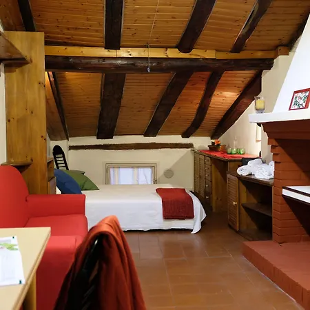 Apartment Guesthost - Castiglione Lovely Mansarda