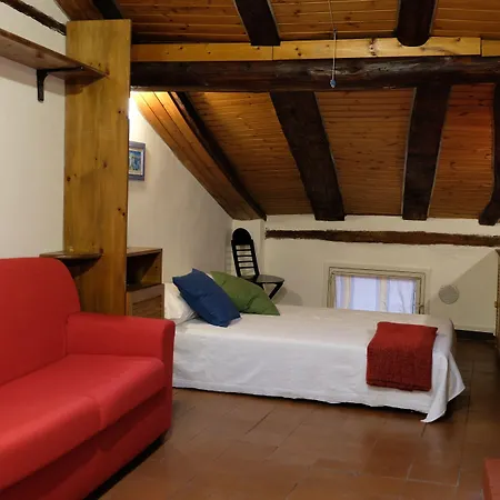 Apartment Guesthost - Castiglione Lovely Mansarda *