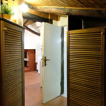 Guesthost - Castiglione Lovely Mansarda Apartment Bologna